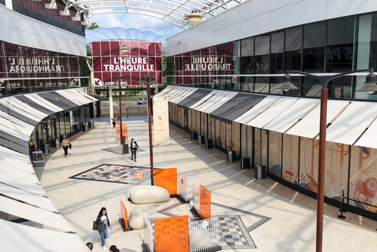 Vue centre commercial en hauteur